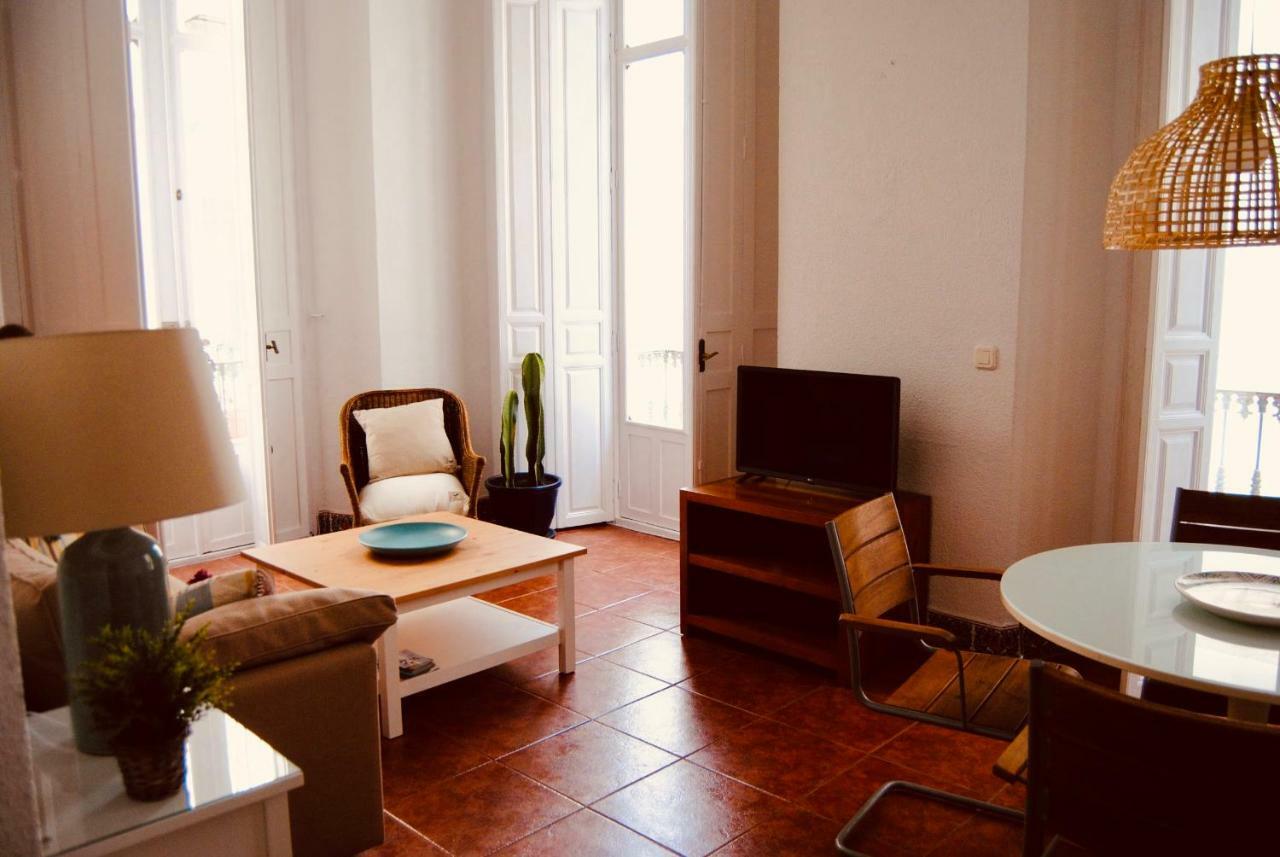 Apartamento Luz y Sencillez en el Centro Histórico de Málaga Exterior foto